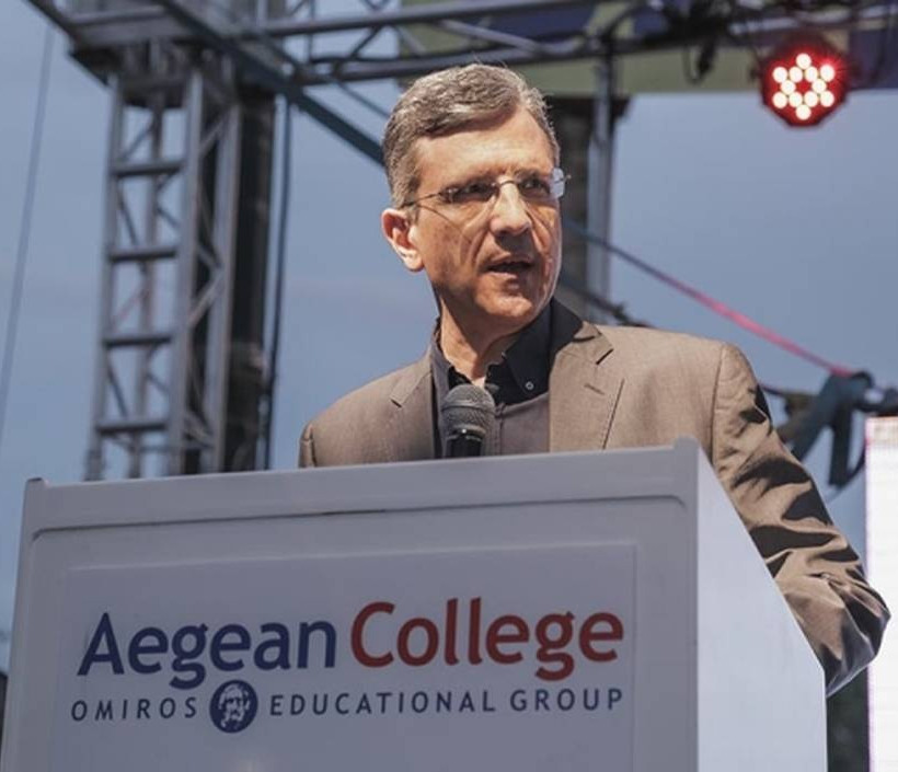Το Aegean College βράβευσε τον Δήμαρχο Πειραιά Γιάννη Μώραλη