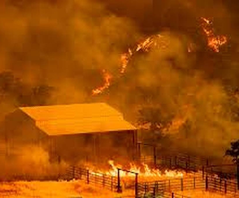Τεράστια πυρκαγιά στη Βόρεια Καλιφόρνια 