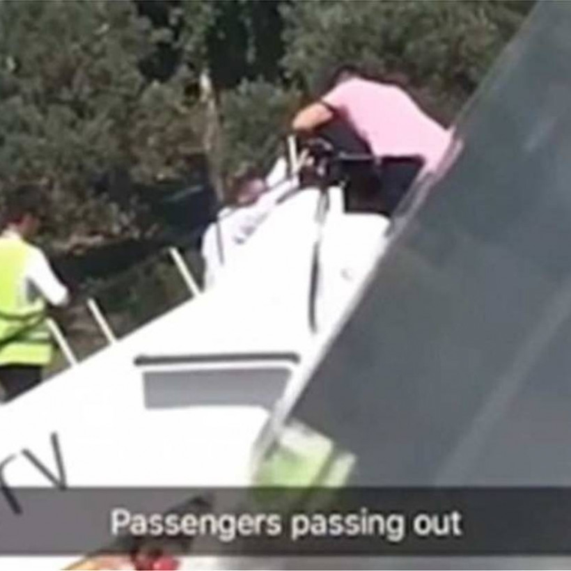 Κακός χαμός σε πτήση από Ζάκυνθο: Εγκλωβίστηκαν για ώρες με 48 βαθμούς και τα είδαν όλα! (vid+pics)