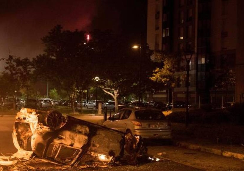 Γαλλία: Νεκρός 22χρονος από πυρά αστυνομικού - Σοβαρά επεισόδια στη Νάντη (vids+pics)