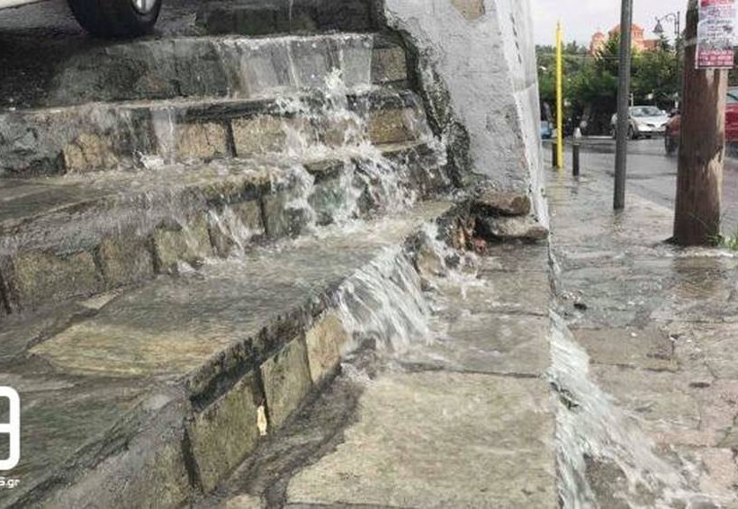 Η κακοκαιρία «έπνιξε» Θεσσαλονίκη και Βόλο: Πλημμύρες, εγκλωβισμοί και καταστροφές