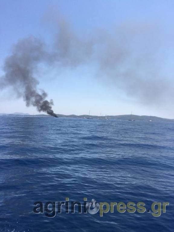 Συναγερμός: Καίγεται σκάφος ανοιχτά της Λευκάδας (photos)