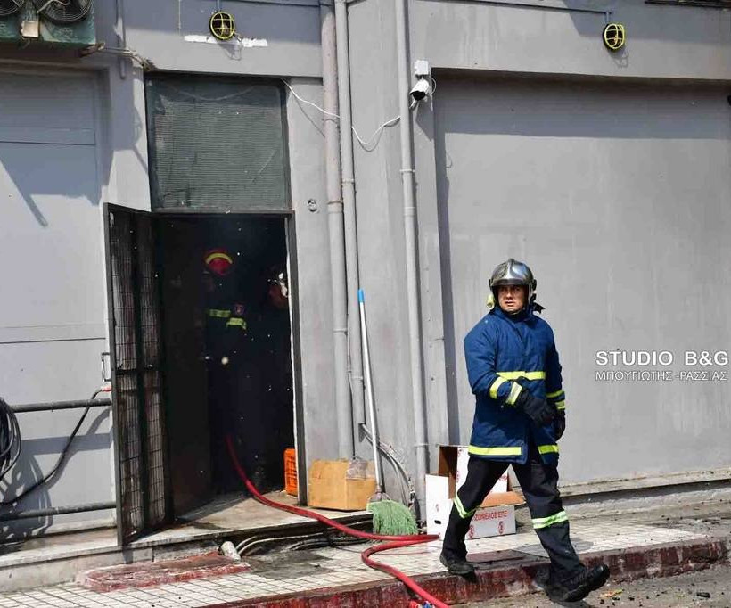 Αναστάτωση στο Ναύπλιο: Μεγάλη φωτιά σε εστιατόριο (vid-pics)