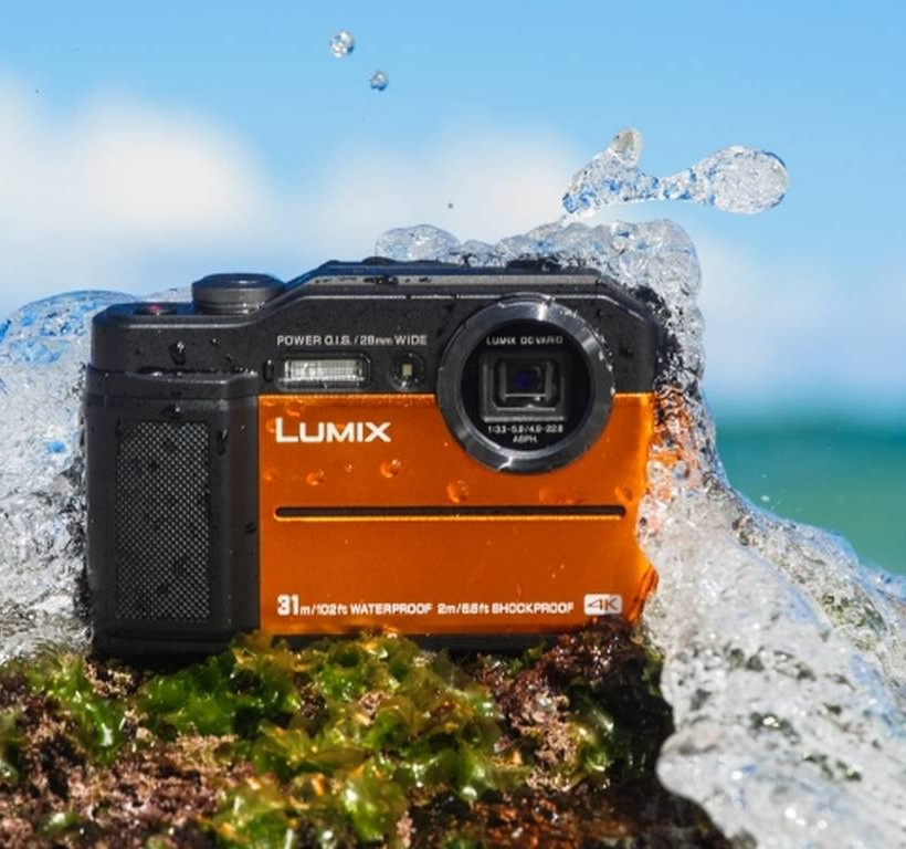 Καλές βουτιές παρέα με τις αδιάβροχες φωτογραφικές μηχανές της Panasonic!