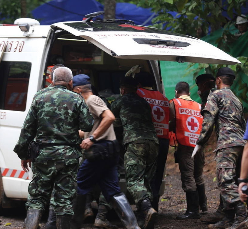 Ραγδαίες εξελίξεις στην Ταϊλάνδη: Απεγκλωβίστηκαν δύο ακόμα παιδιά από το σπήλαιο