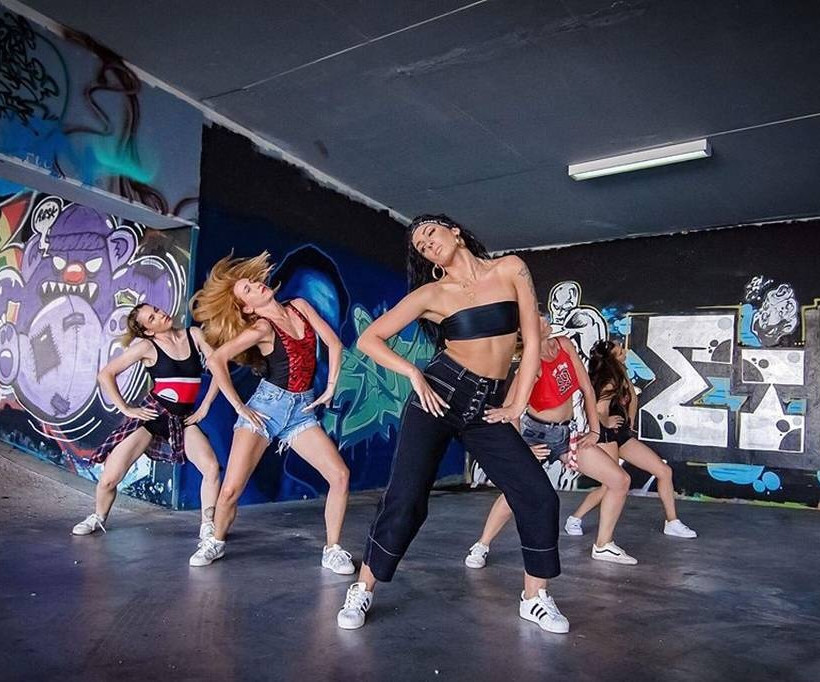 Χριστίνα Ζιώγα: «Δες τη φωτεινή πλευρά» της νέας pop diva (βιντεοκλίπ)