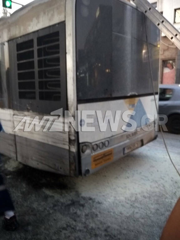 Φωτιά σε λεωφόρο στην Λ. Κηφισίας