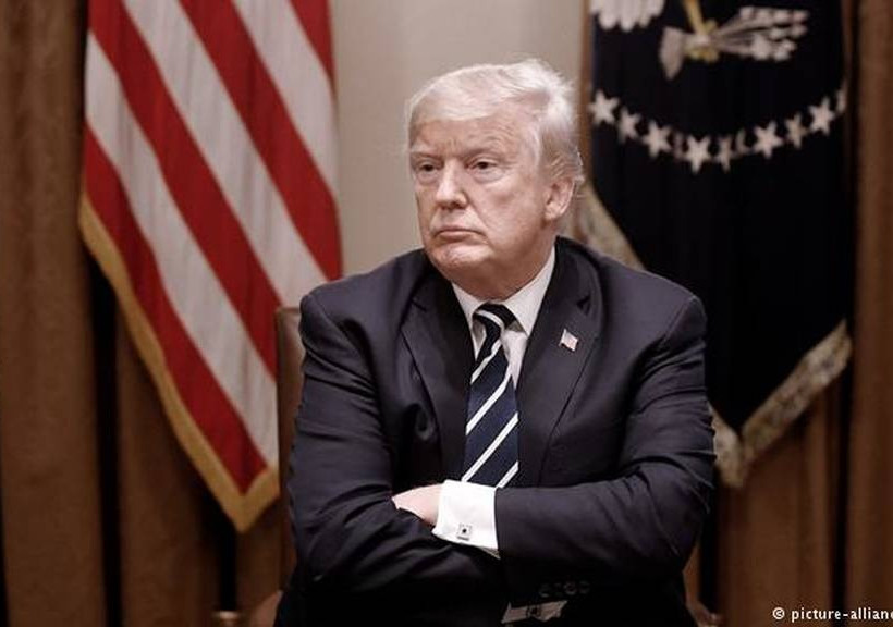 Λευκός Οίκος: Έσβησαν τα φώτα την ώρα που μιλούσε ο Τραμπ - Πώς αντέδρασε (vid)