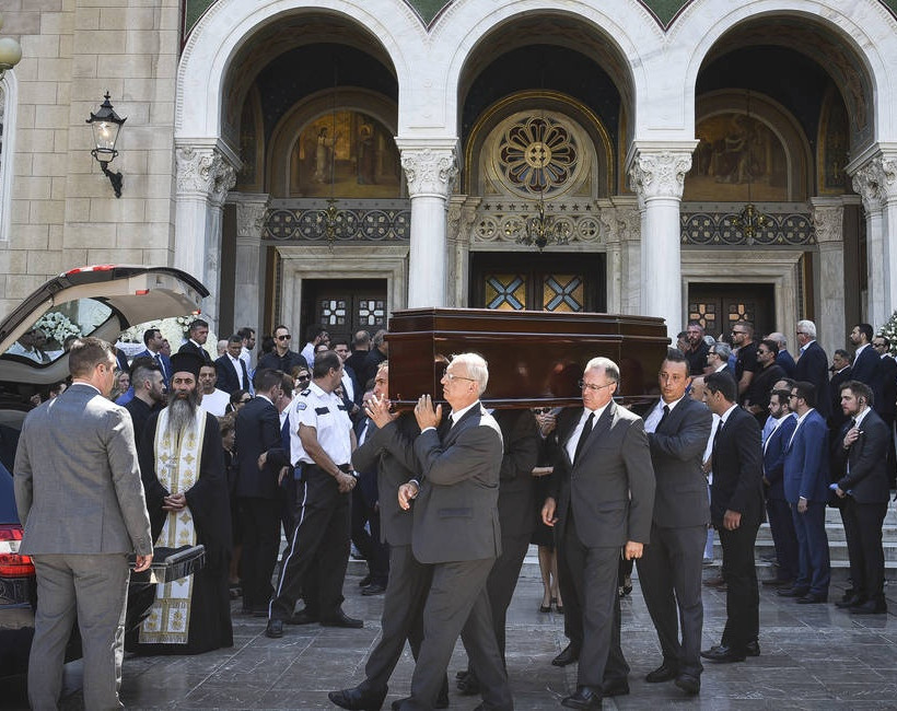 Θρήνος στην κηδεία του Σωκράτη Κόκκαλη Junior (pics)