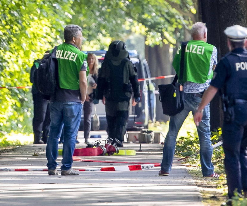 Γερμανία: Δεν ήταν τρομοκρατική η επίθεση στο Λίμπεκ - Ψάχνουν τα κίντρα του δράστη (pics)