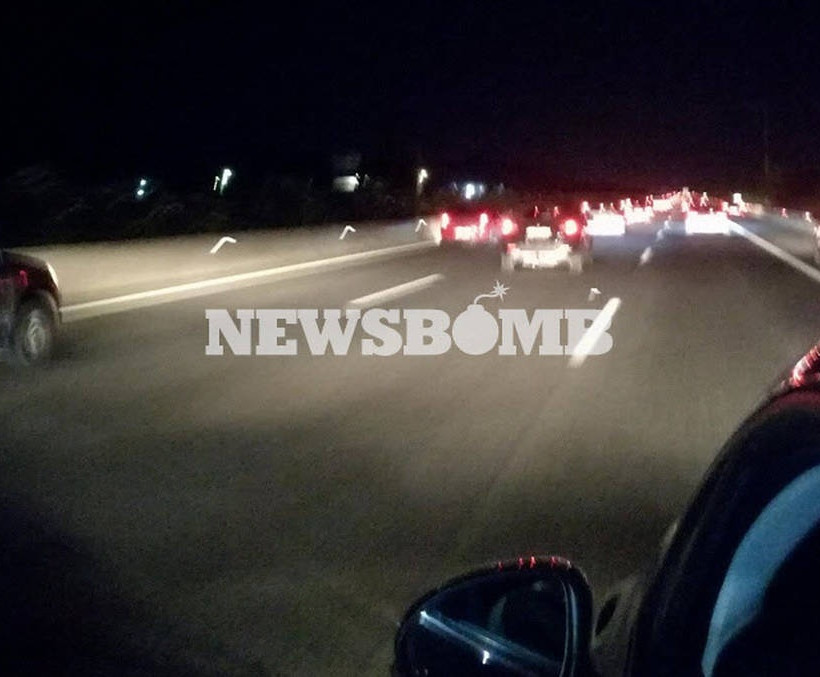 ΤΩΡΑ: Αυξημένη κίνηση στην Κορίνθου - Αθηνών! Με δυσκολίες η επιστροφή των εκδρομέων (pics)