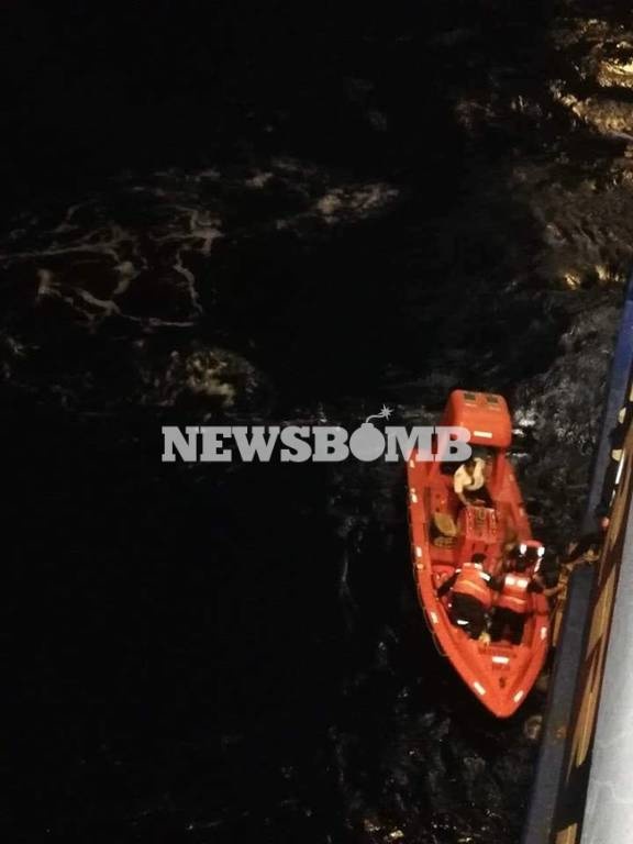 Βίντεο ντοκουμέντο: Πλοία διασώζουν κόσμο από τη θάλασσα της Ραφήνας