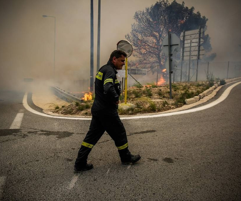 Φωτιά ΤΩΡΑ στην Πεντέλη - Νέος συναγερμός στην Πυροσβεστική 