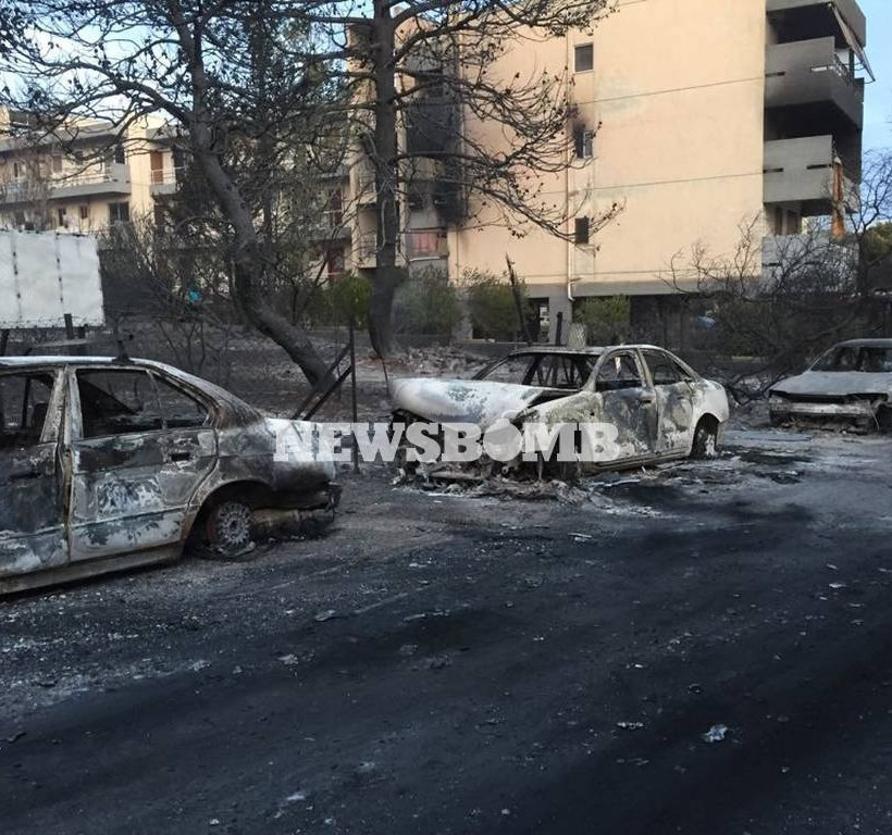 Φωτιά: Απανθρακωμένοι μητέρα και παιδί στο Μάτι - Δήμαρχος Ραφήνας: «Οι νεκροί είναι ήδη 60»