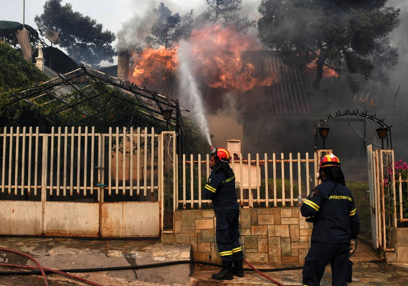 Φωτιά Αττική: Κατάπτυστο και χυδαίο tweet από τον πρώην Σουηδό πρωθυπουργό