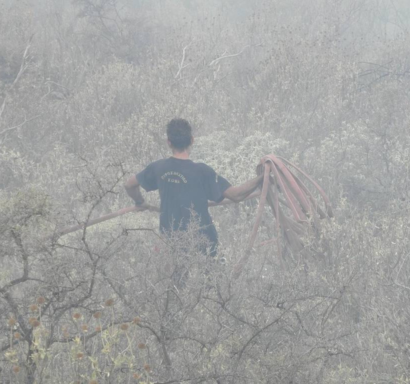 Φωτιά Χανιά: Σε τρία μέτωπα μαίνεται η πυρκαγιά στον Κακόπετρο (pics)