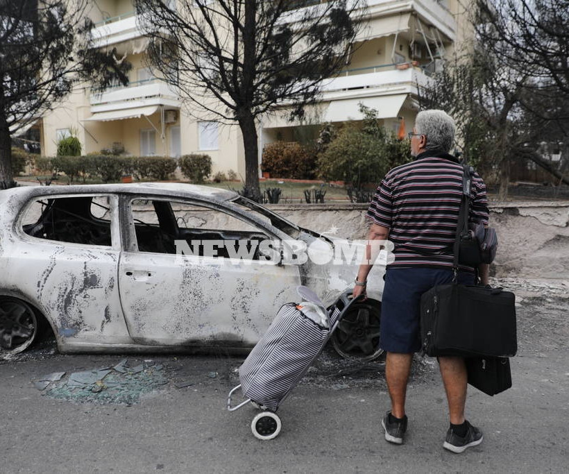 Φωτιά Μάτι: Πόνος και θλίψη - Οι συγκλονιστικές ιστορίες ανθρώπων που είδαν τους δικούς να χάνονται