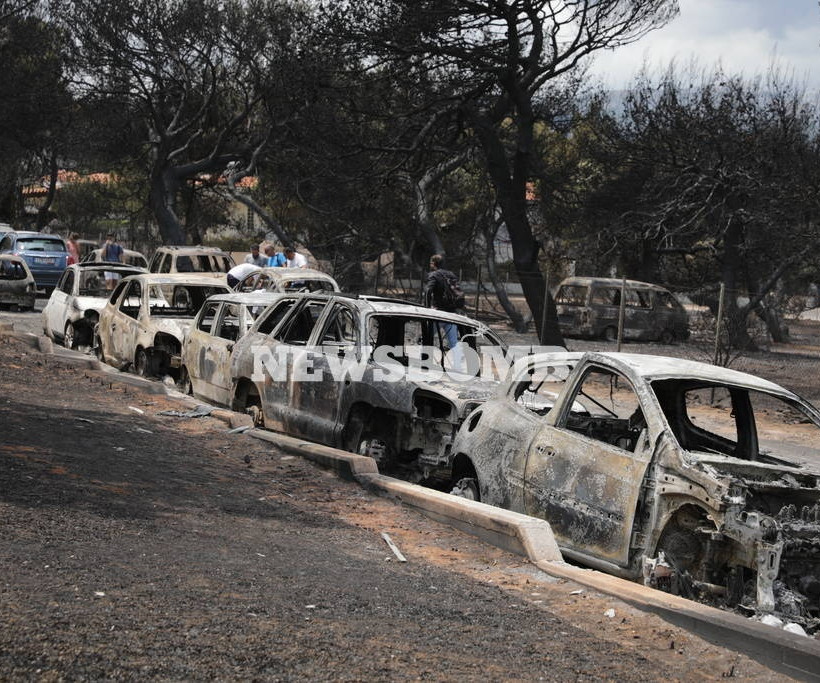 Φωτιά Μάτι: Πόνος και θλίψη - Οι συγκλονιστικές ιστορίες ανθρώπων που είδαν τους δικούς να χάνονται