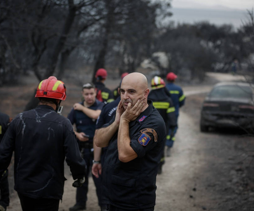 Φωτιά: Η σοκαριστική στιγμή που αντικρίζουν τους 26 νεκρούς αγκαλιασμένους στο Κόκκινο Λιμανάκι