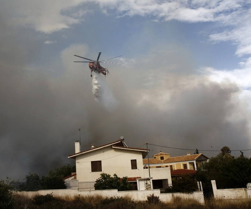 Φωτιά Αττική: Μεσίστιες κυματίζουν οι σημαίες στην Κομισιόν σε ένδειξη πένθους για την Ελλάδα