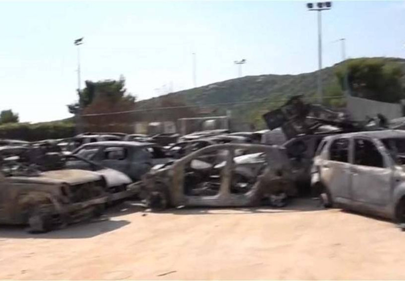 Σε νεκροταφείο αυτοκίνητων έχει μετατραπεί το παλιό γήπεδο της Θύελλας στη Ραφήνα 