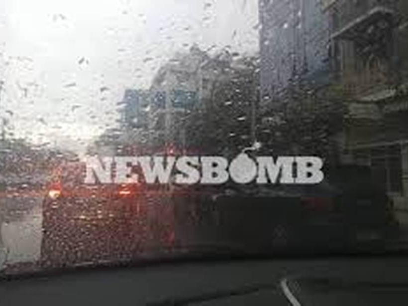 Καιρός ΤΩΡΑ: Ισχυρή καταιγίδα στα νότια της Αττικής – Δείτε πού βρέχει 