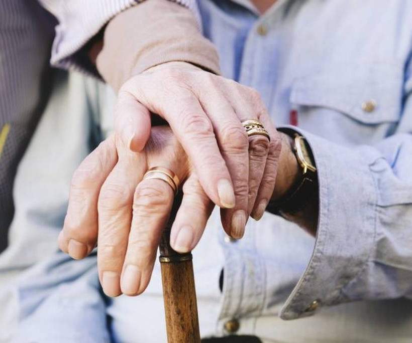 Συντάξεις: Στα ΑΤΜ τα αναδρομικά επικουρικών - Δείτε τα ποσά 