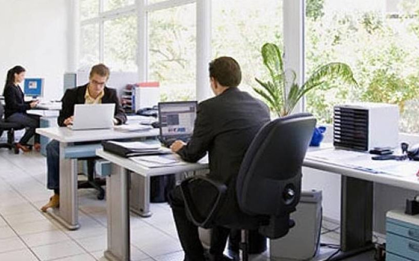 ΓΣΕΕ: Τι ισχύει στον ιδιωτικό τομέα για την αμοιβή του Δεκαπενταύγουστου