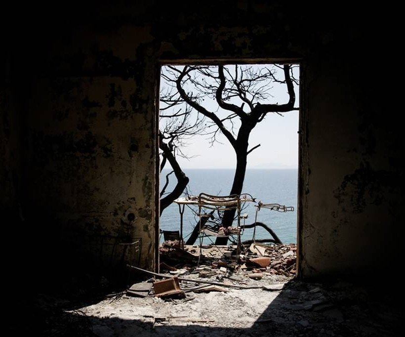 Φωτιά – Μαρτυρία σοκ: Έκλεισε η Λ. Μαραθώνος και ο άνδρας μου εγκλωβίστηκε στο Μάτι και κάηκε