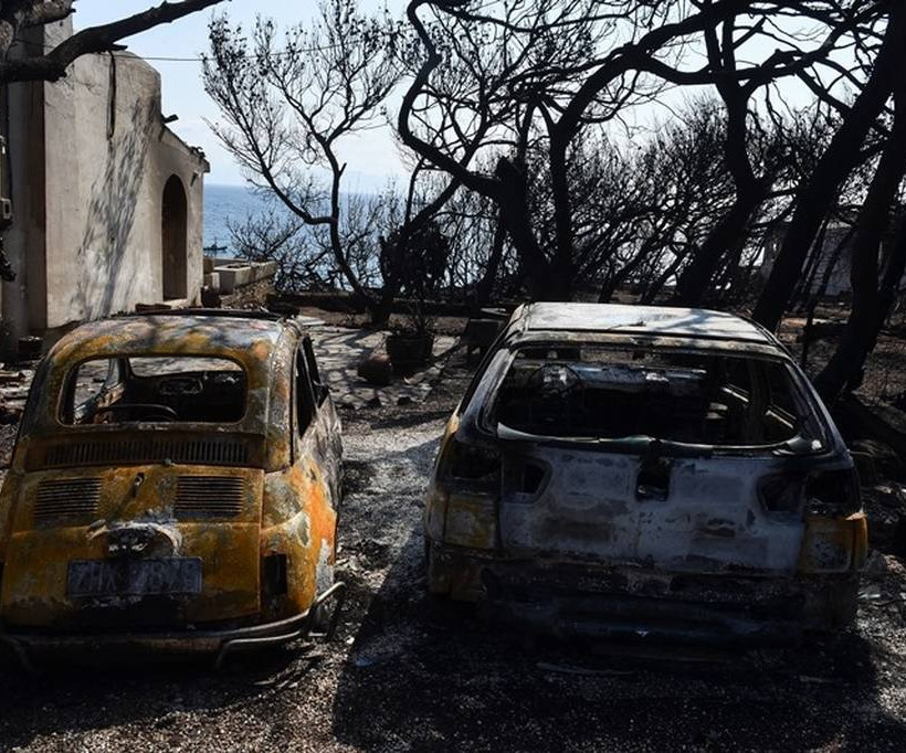 Φωτιά – Μαρτυρία σοκ: Έκλεισε η Λ. Μαραθώνος και ο άνδρας μου εγκλωβίστηκε στο Μάτι και κάηκε
