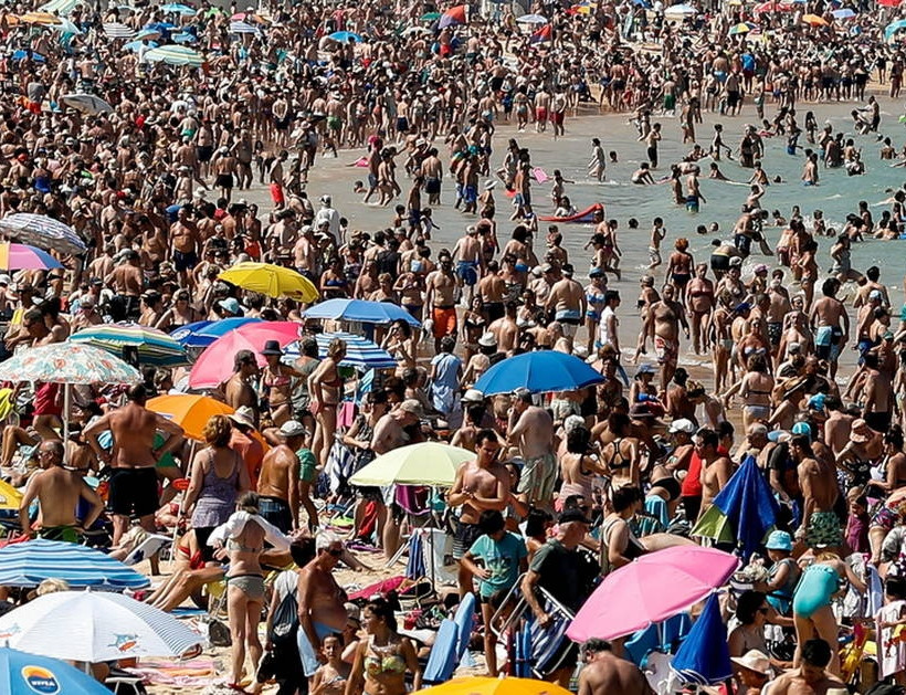 Βορειοαφρικανικός καύσωνας «ψήνει» την Ευρώπη (pics+vids)