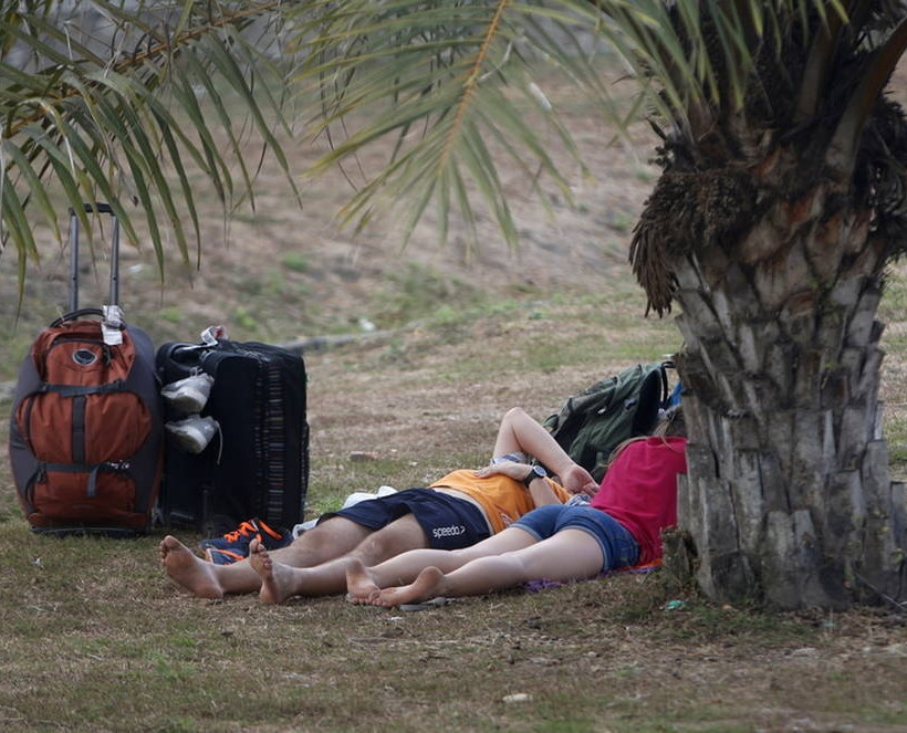 Ινδονησία Σεισμός: Θρήνος κάτω από τα χαλάσματα - Στους 98 οι νεκροί – Φόβοι για εκατόμβη νεκρών 