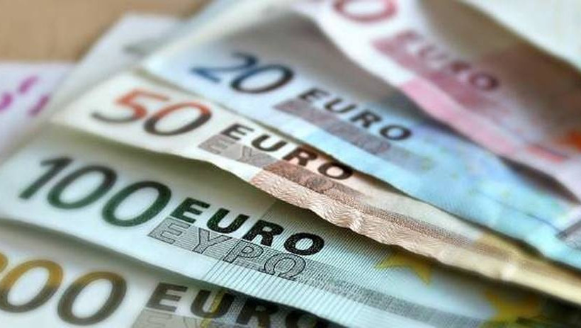 ΟΑΕΔ: Είσαι άνεργος; Δες αν δικαιούσαι το νέο επίδομα 360 ευρώ