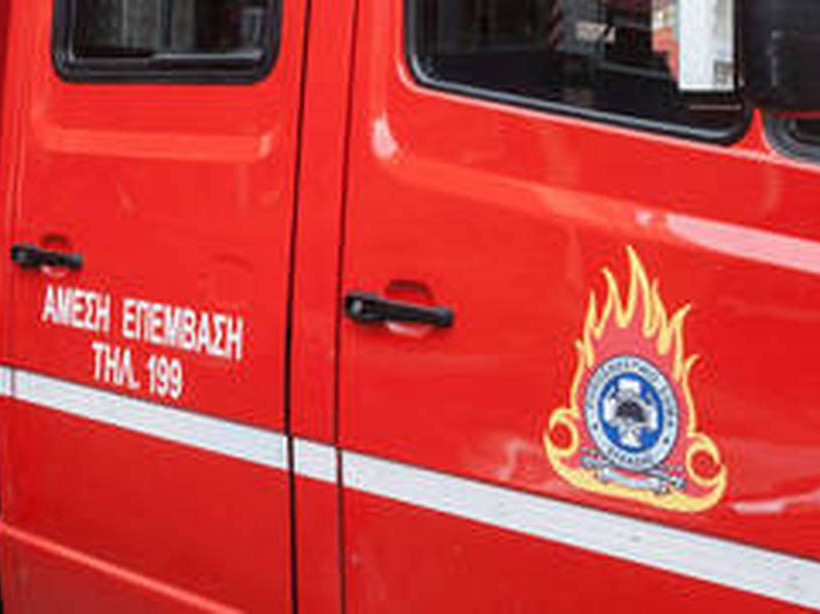 Αυτοκίνητο τυλίχθηκε στις φλόγες στην Ε.Ο. Πατρών-Κορίνθου