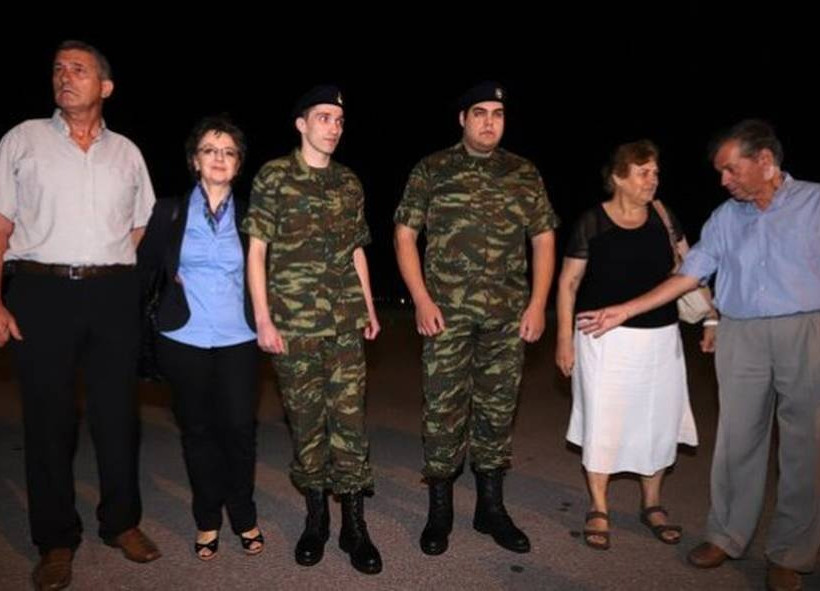 Έλληνες στρατιωτικοί: Το Στέιτ Ντιπάρτμεντ χαιρετίζει την απελευθέρωση τους 