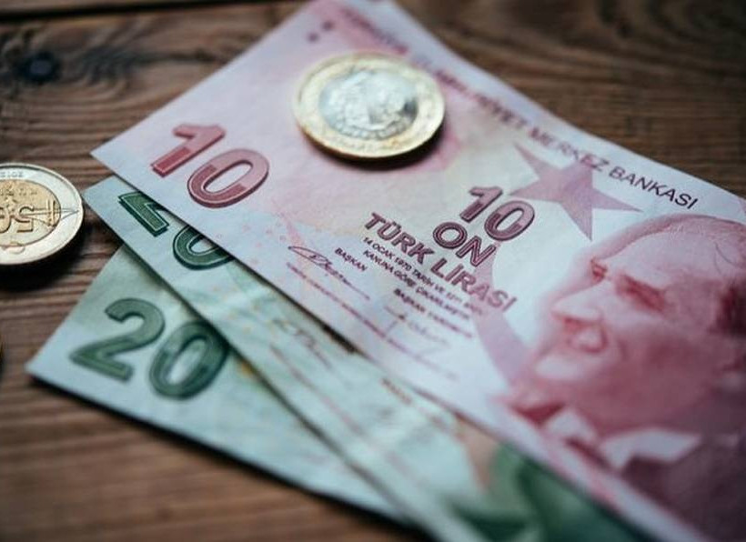 Η λίρα επέστρεψε στην οδό των απωλειών - Υποχωρεί στις 5,86 λίρες ανά δολάριο