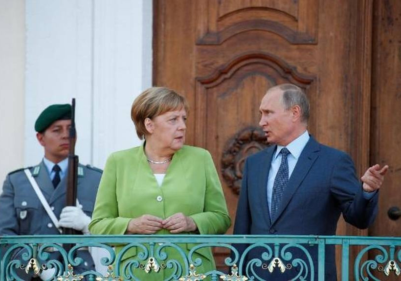 Με τους καλύτερους οιωνούς άρχισε η πολυαναμενόμενη συνάντηση Πούτιν – Μέρκελ (vids+pics)