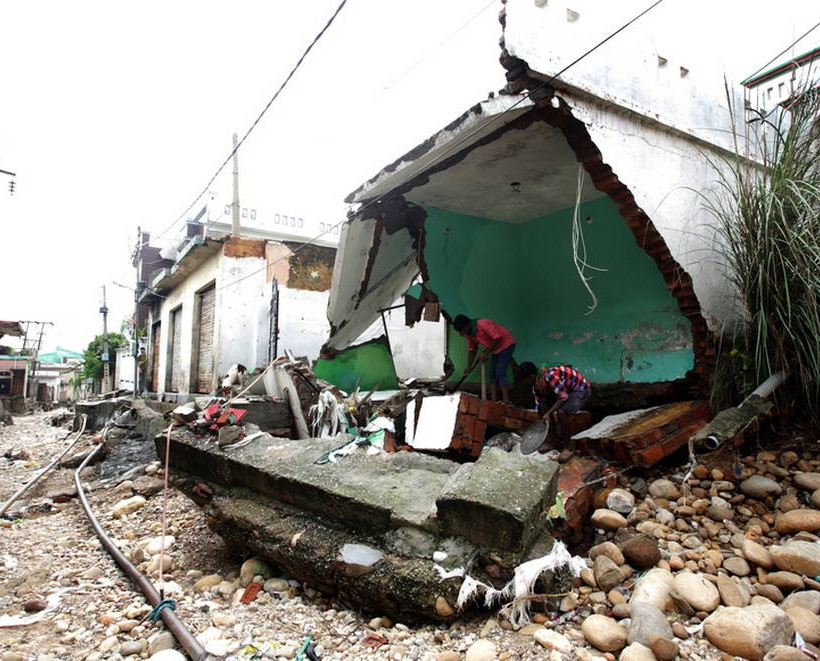 Τραγωδία στην Ινδία: 410 νεκροί από τις «πλημμύρες του αιώνα» και η βροχή συνεχίζεται (Pics+Vids)