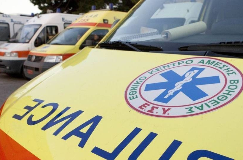 Παραλίγο δυστύχημα στην Κόρινθο - Μετωπική σύγκρουση ΙΧ με δίκυκλο