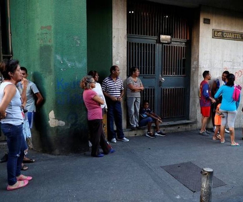 Σεισμός 7,3 Ρίχτερ στη Βενεζουέλα: Δραματικά βίντεο από τη στιγμή της σεισμικής δόνησης (vids&pics)