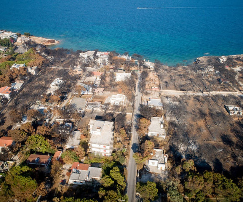 Το Μάτι από ψηλά, έναν μήνα με την φονική πυρκαγιά (pics)