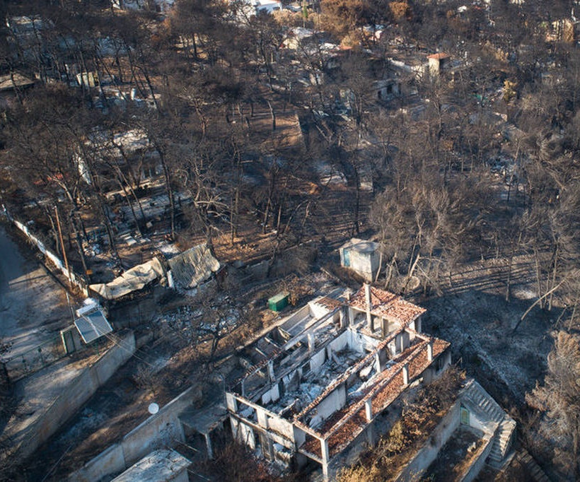 Το Μάτι από ψηλά, έναν μήνα με την φονική πυρκαγιά (pics)