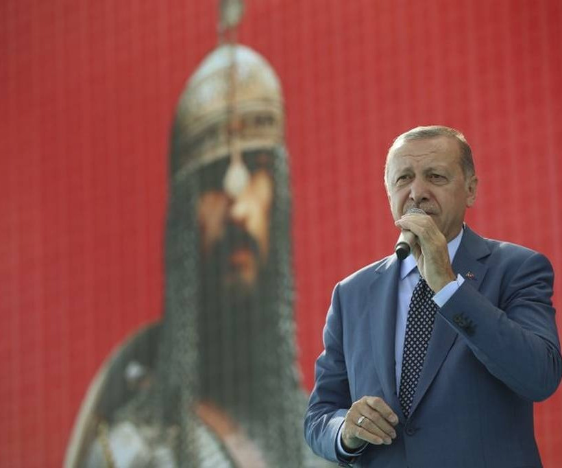 Οθωμανικός «αχταρμάς»: Ο Ερντογάν μιλά για Βυζάντιο, Ιράκ, Συρία με παραπομπές στο Game of Thrones