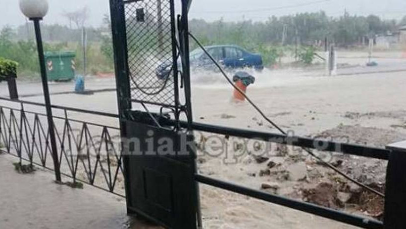 Ποτάμια οι δρόμοι στη Λαμία
