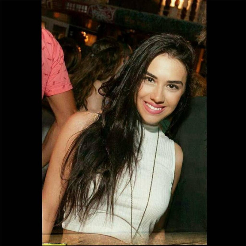 Άντζελα Σιδηροπούλου: Η εντυπωσιακή κόρη της Παπακώστα που έκλεψε τα βλέμματα στην ορκωμοσία (pics)