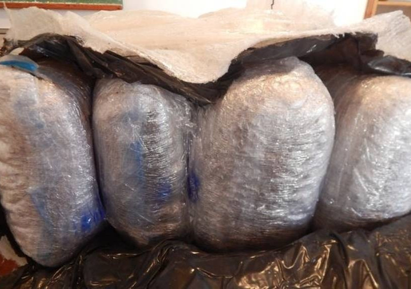 Ρέθυμνο: Τα 20 κιλά χασίς περίμεναν...σε κοινή θέα! (pics)