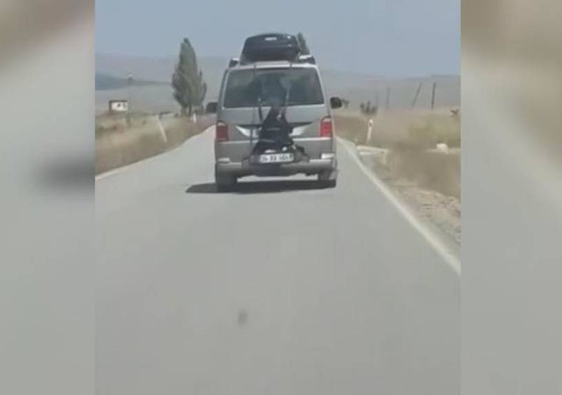 Απίστευτο: Έδεσε την κόρη του στο πίσω μέρος του αυτοκινήτου