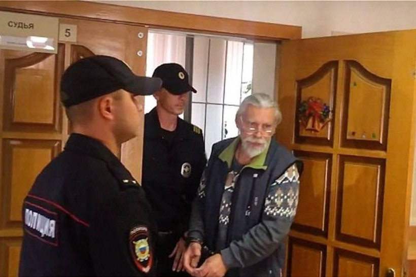 «Με βίασε στο χειρουργείο»: Καταγγελία – σοκ γνωστής σχεδιάστριας μόδας