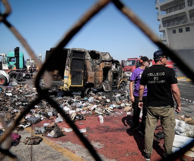 Μυστήριο στο πλοίο «Ελευθέριος Βενιζέλος»: Βρήκαν καραμπίνα σε φορτηγάκι που κάηκε