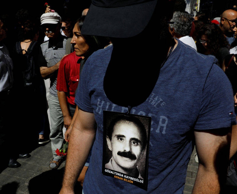 Χαμός στην Πόλη: Ο Ερντογάν έβαλε τεθωρακισμένα για να διαλύσουν τις «Μητέρες του Σαββάτου» (pics)